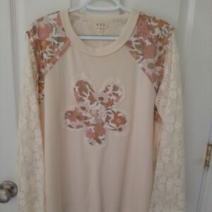 POL Women's Cream Floral Lace Blouse
